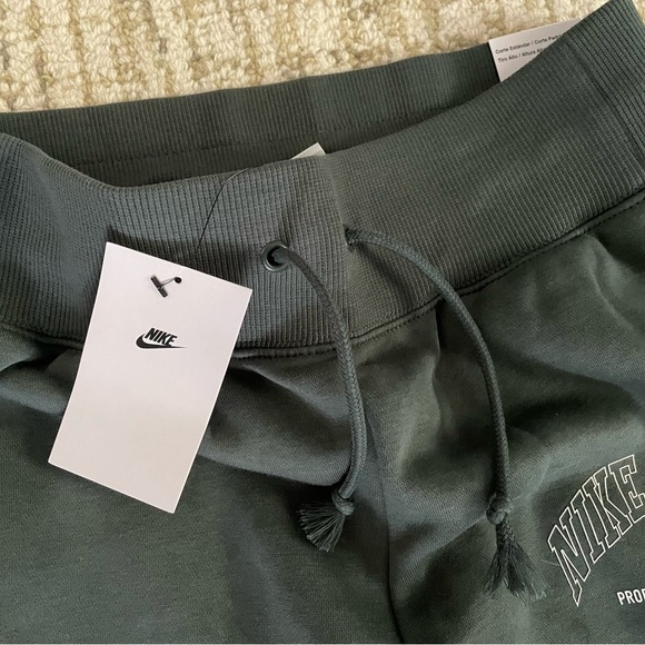Nike Sportswear Phoenix Fleece High Waisted Wide Leg Sweatpants - Picture 6 of 10